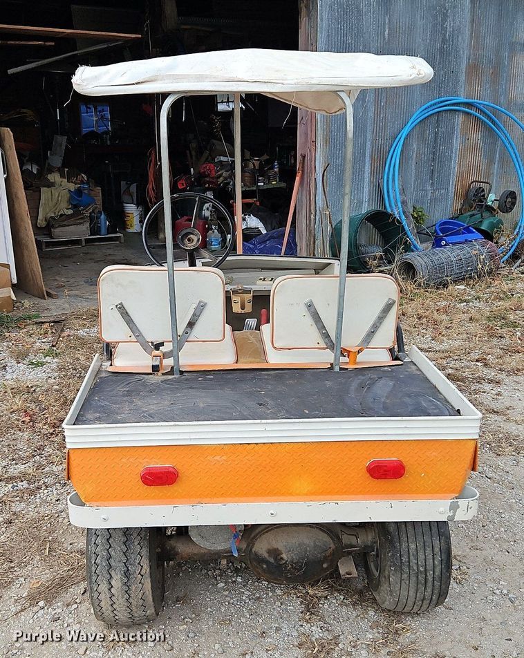 image for item DN7064 Taylor Dunn GT 370  golf cart