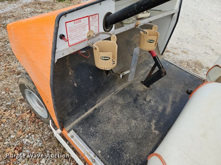 image for item DN7064 Taylor Dunn GT 370  golf cart