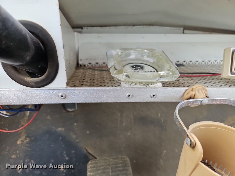 image for item DN7064 Taylor Dunn GT 370  golf cart