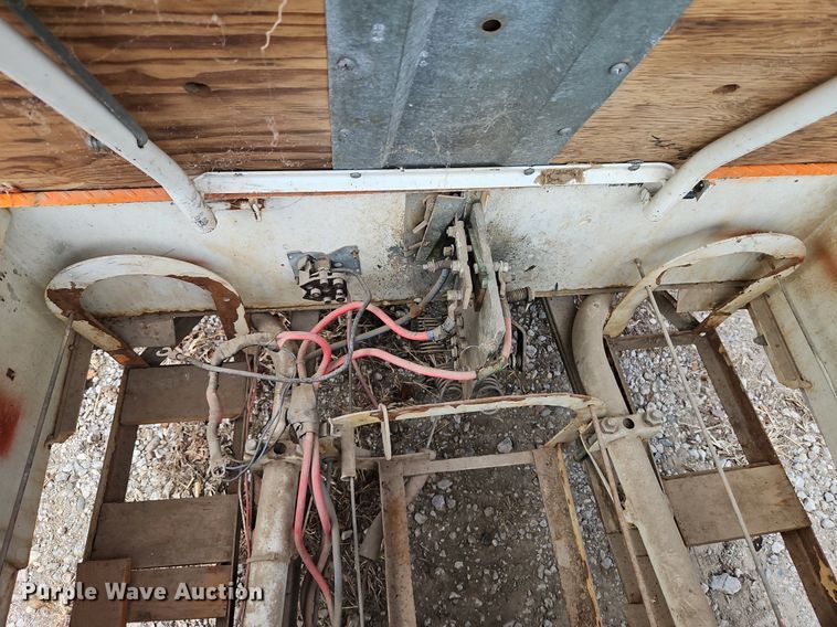 image for item DN7064 Taylor Dunn GT 370  golf cart