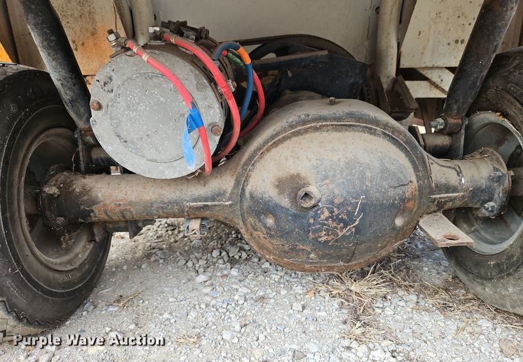 image for item DN7064 Taylor Dunn GT 370  golf cart