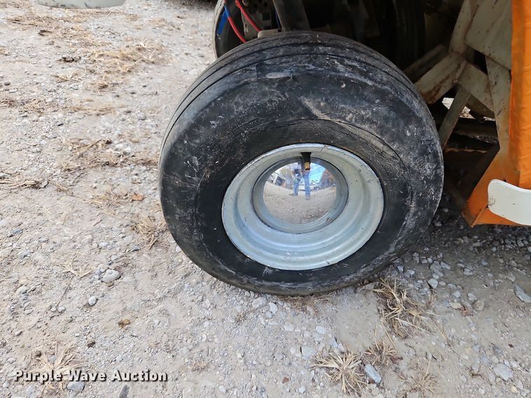 image for item DN7064 Taylor Dunn GT 370  golf cart