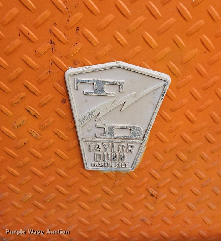 image for item DN7064 Taylor Dunn GT 370  golf cart