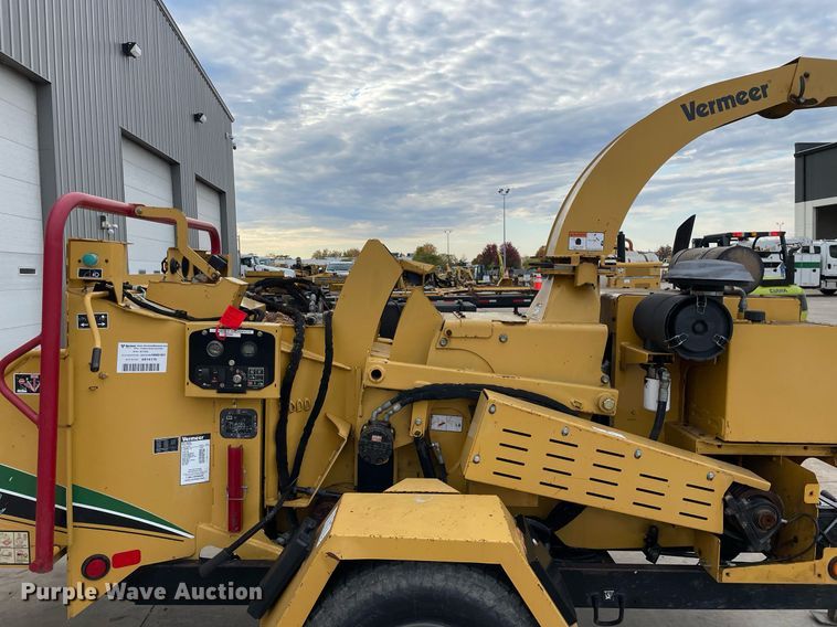 image for item DP0103 2009 Vermeer BC1200XL  wood chipper