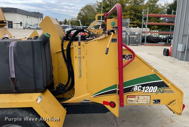 image for item DP0103 2009 Vermeer BC1200XL  wood chipper