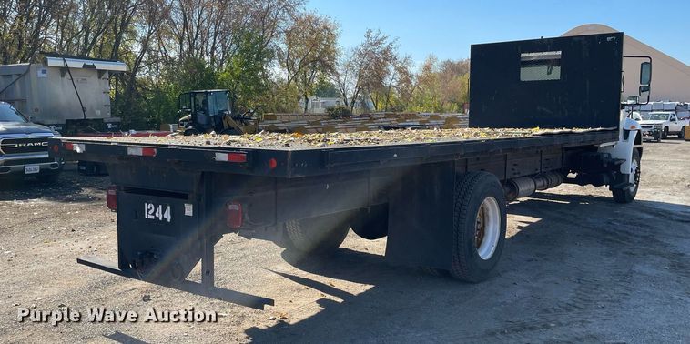 image for item DP0192 2016 International 4300  flatbed truck