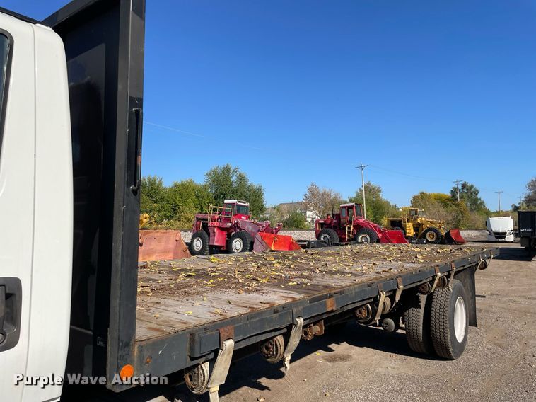 image for item DP0192 2016 International 4300  flatbed truck