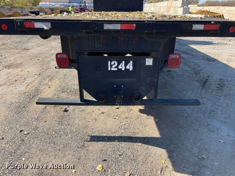 image for item DP0192 2016 International 4300  flatbed truck