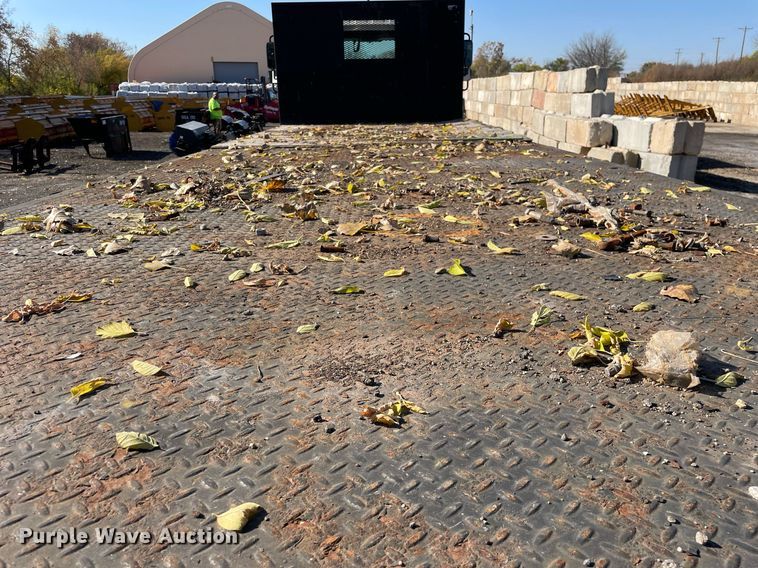 image for item DP0192 2016 International 4300  flatbed truck