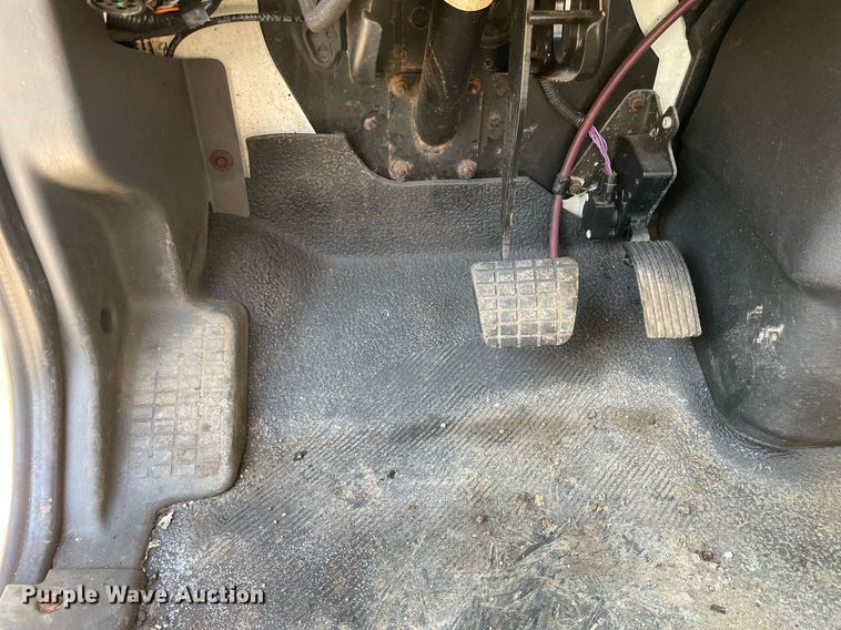 image for item DP0192 2016 International 4300  flatbed truck