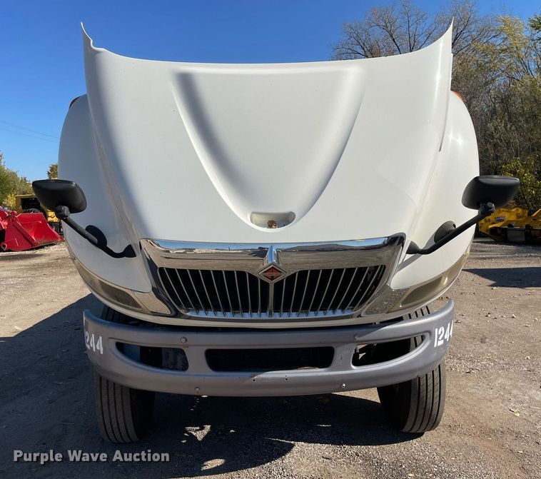 image for item DP0192 2016 International 4300  flatbed truck