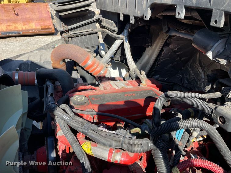 image for item DP0192 2016 International 4300  flatbed truck