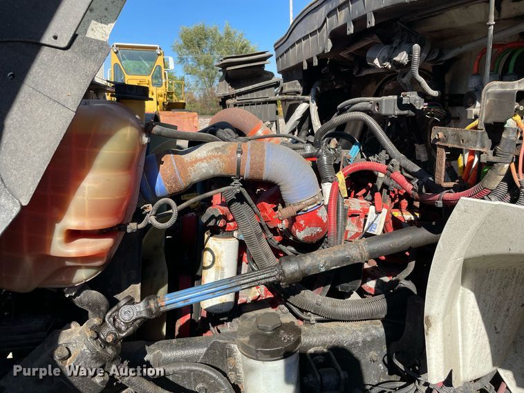 image for item DP0192 2016 International 4300  flatbed truck