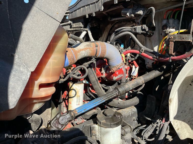 image for item DP0192 2016 International 4300  flatbed truck