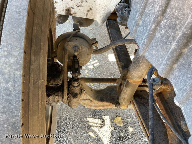 image for item DP0192 2016 International 4300  flatbed truck