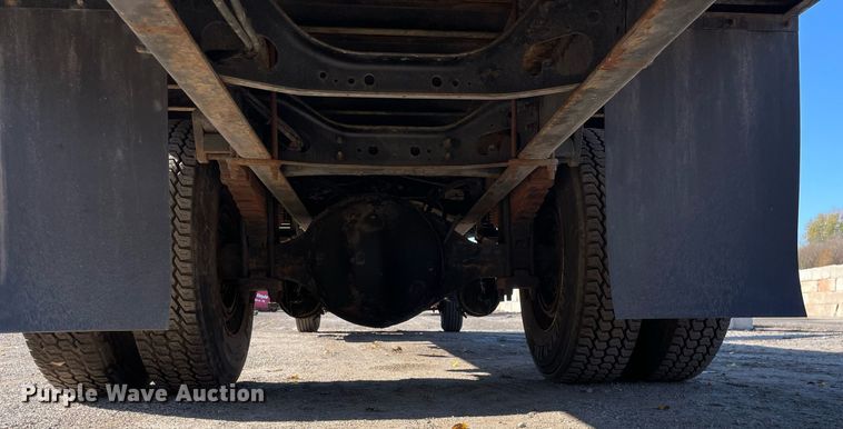 image for item DP0192 2016 International 4300  flatbed truck