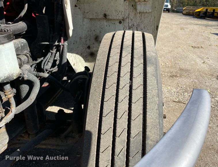 image for item DP0192 2016 International 4300  flatbed truck