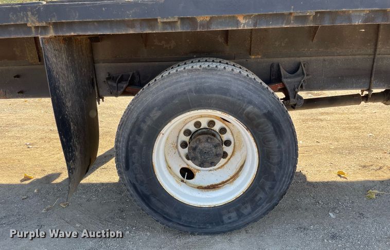 image for item DP0192 2016 International 4300  flatbed truck