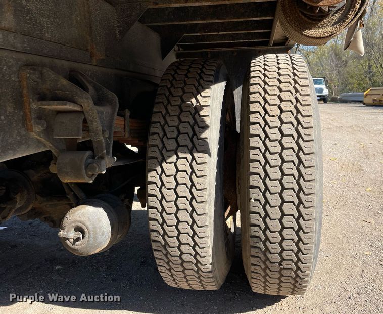 image for item DP0192 2016 International 4300  flatbed truck