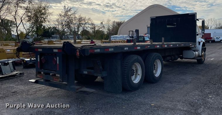 image for item DP0199 2013 International 4400  flatbed truck
