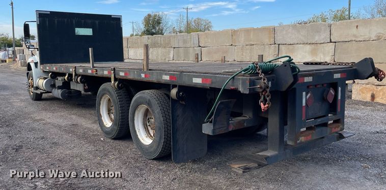 image for item DP0199 2013 International 4400  flatbed truck