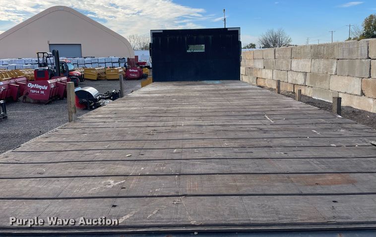 image for item DP0199 2013 International 4400  flatbed truck