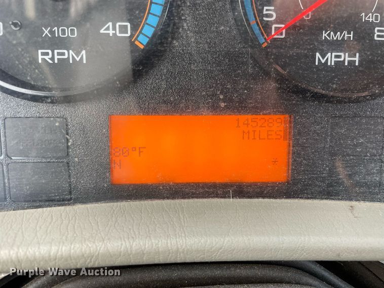 image for item DP0199 2013 International 4400  flatbed truck