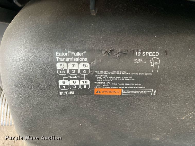 image for item DP0199 2013 International 4400  flatbed truck