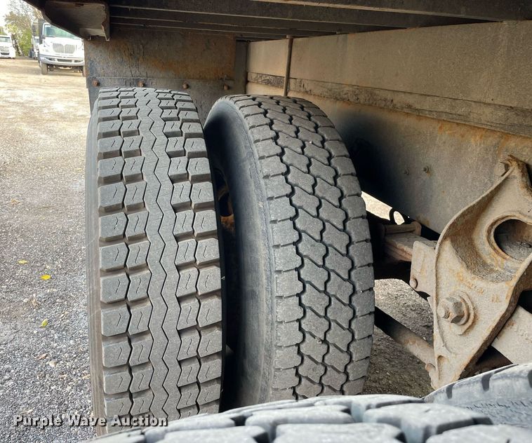 image for item DP0199 2013 International 4400  flatbed truck