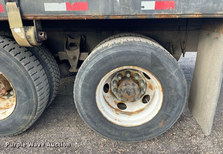 image for item DP0199 2013 International 4400  flatbed truck