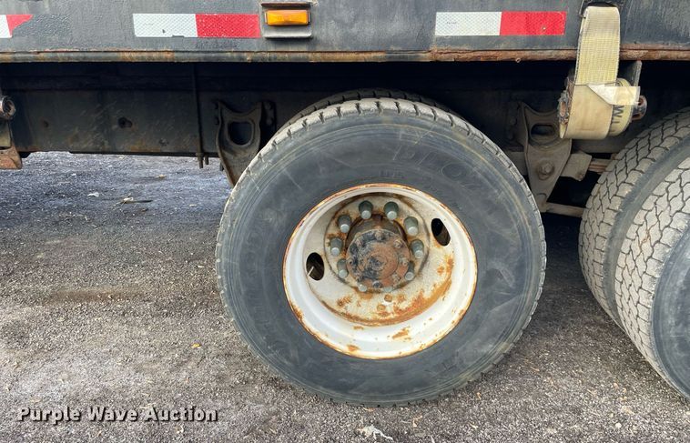 image for item DP0199 2013 International 4400  flatbed truck