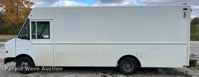 image for item DP2124 2005 Workhorse P42  box truck