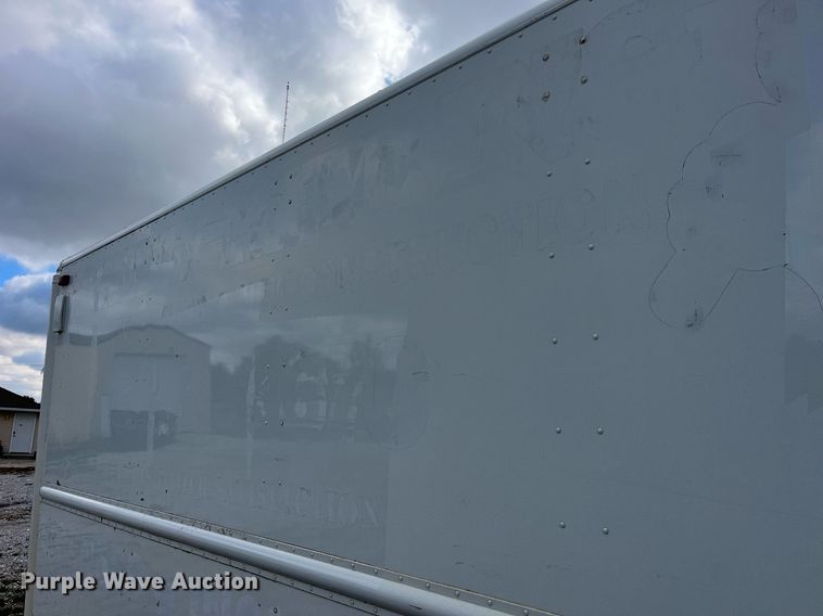 image for item DP2124 2005 Workhorse P42  box truck