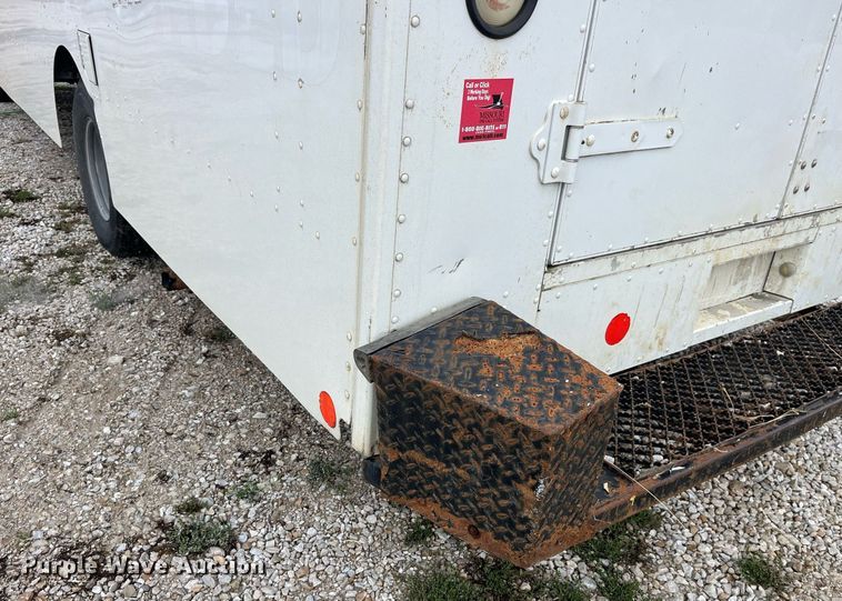 image for item DP2124 2005 Workhorse P42  box truck