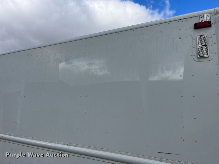 image for item DP2124 2005 Workhorse P42  box truck