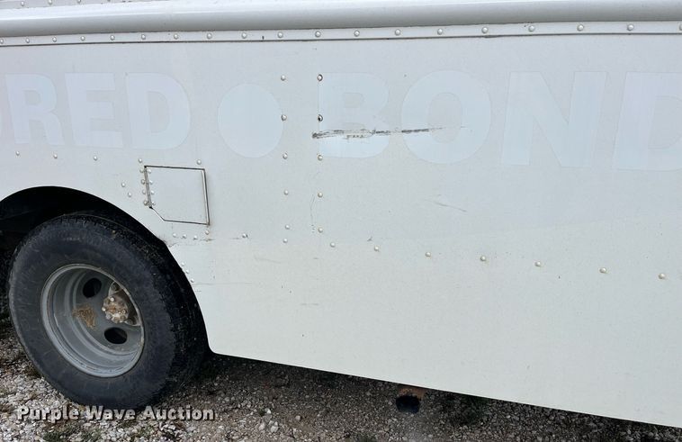 image for item DP2124 2005 Workhorse P42  box truck