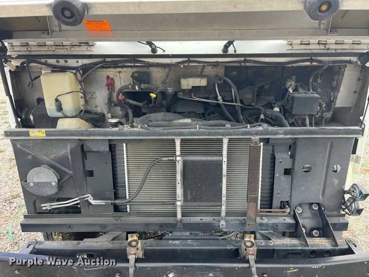 image for item DP2124 2005 Workhorse P42  box truck