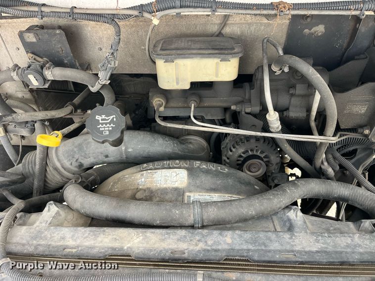 image for item DP2124 2005 Workhorse P42  box truck