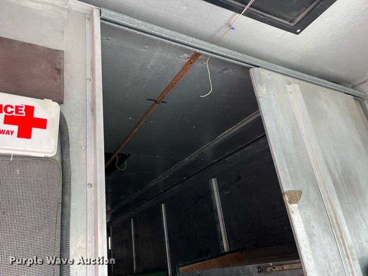 image for item DP2124 2005 Workhorse P42  box truck