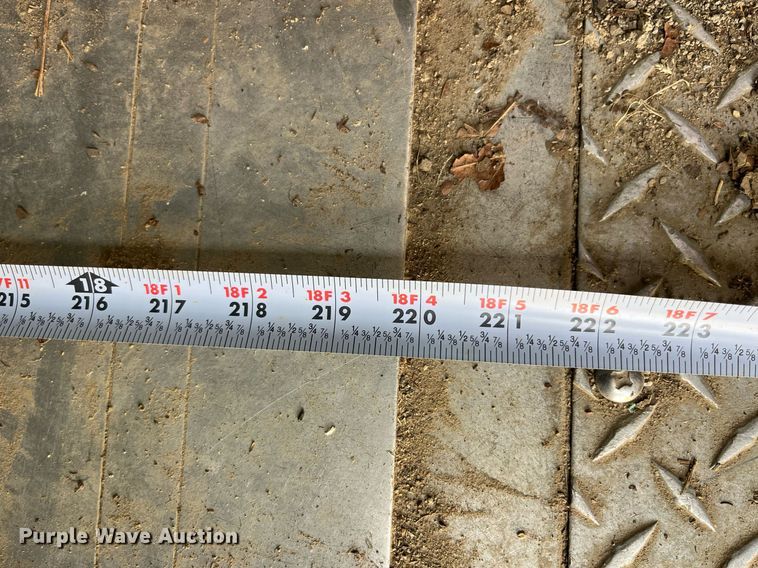 image for item DP2124 2005 Workhorse P42  box truck