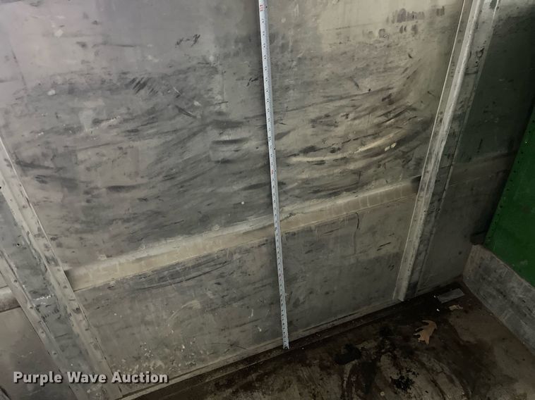 image for item DP2124 2005 Workhorse P42  box truck