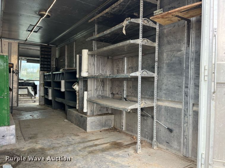 image for item DP2124 2005 Workhorse P42  box truck