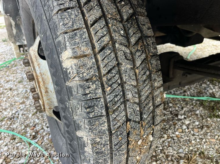 image for item DP2124 2005 Workhorse P42  box truck