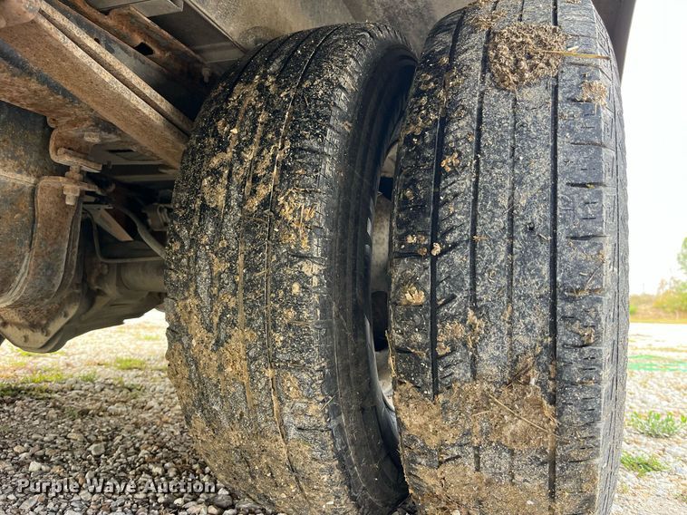 image for item DP2124 2005 Workhorse P42  box truck