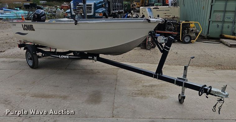 image for item DP2458 Lowe UV1467  boat