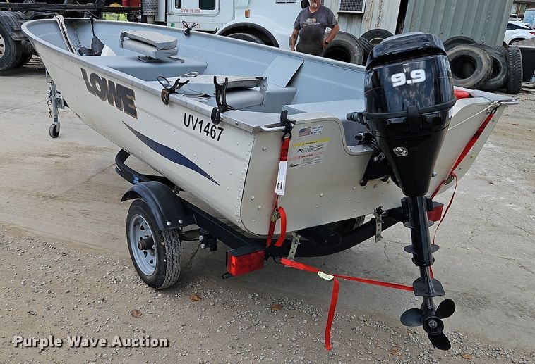 image for item DP2458 Lowe UV1467  boat