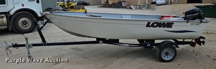 image for item DP2458 Lowe UV1467  boat
