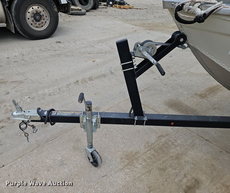 image for item DP2458 Lowe UV1467  boat