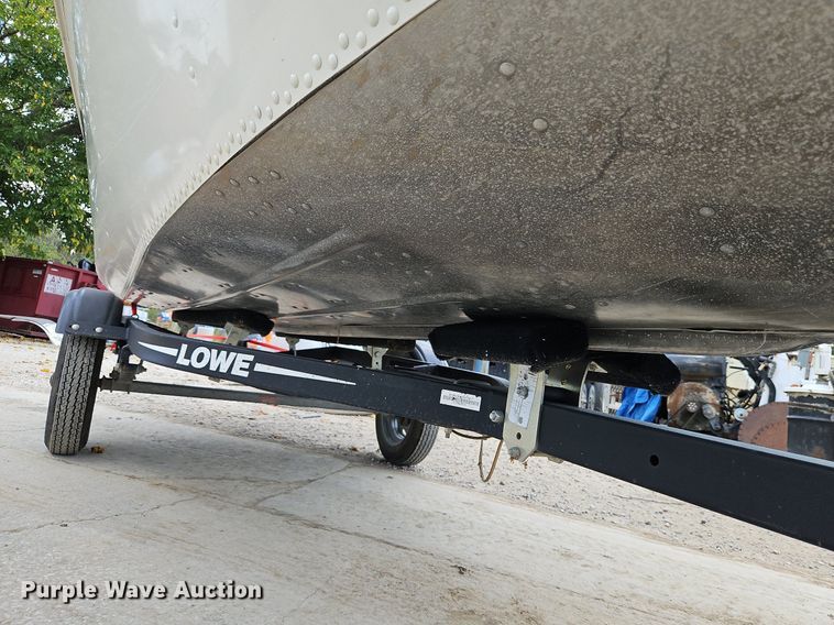 image for item DP2458 Lowe UV1467  boat