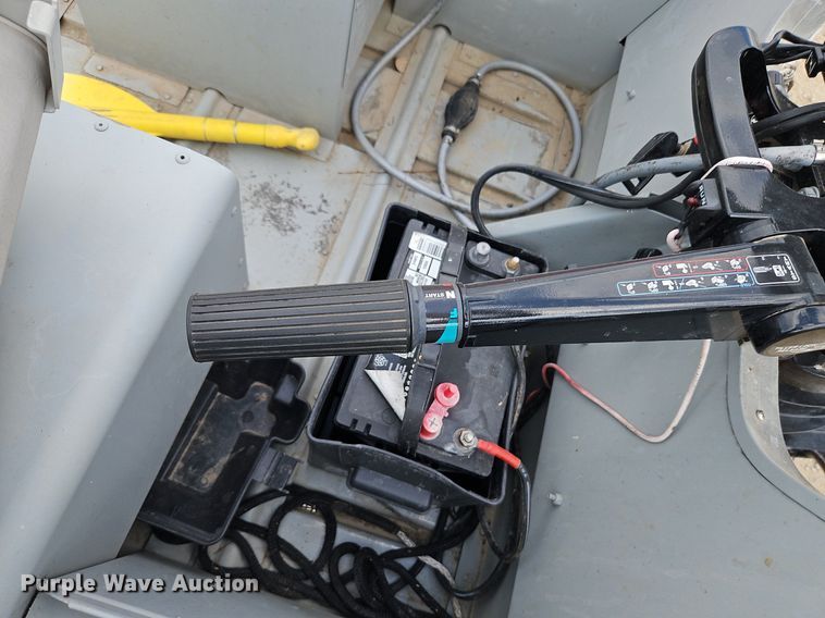 image for item DP2458 Lowe UV1467  boat